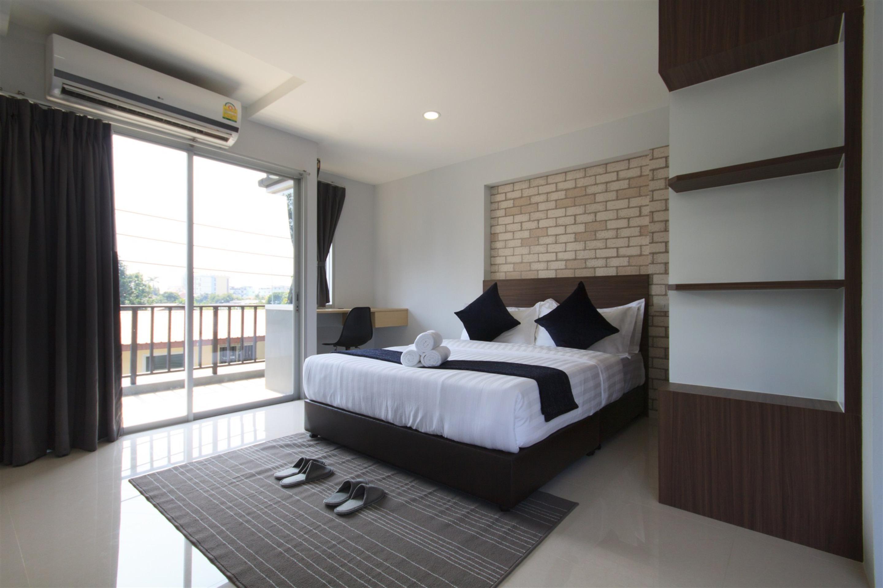 Q Space Residence Bangkok Luaran gambar