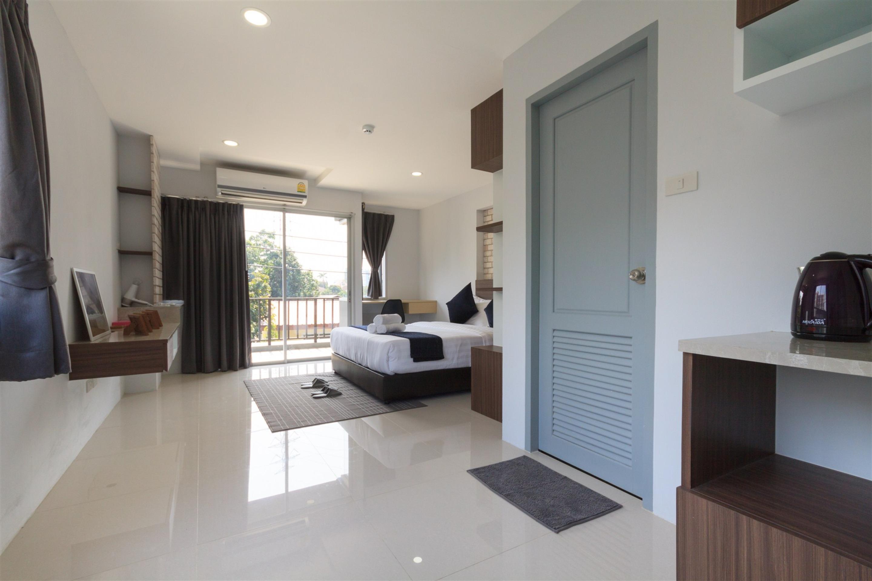 Q Space Residence Bangkok Luaran gambar