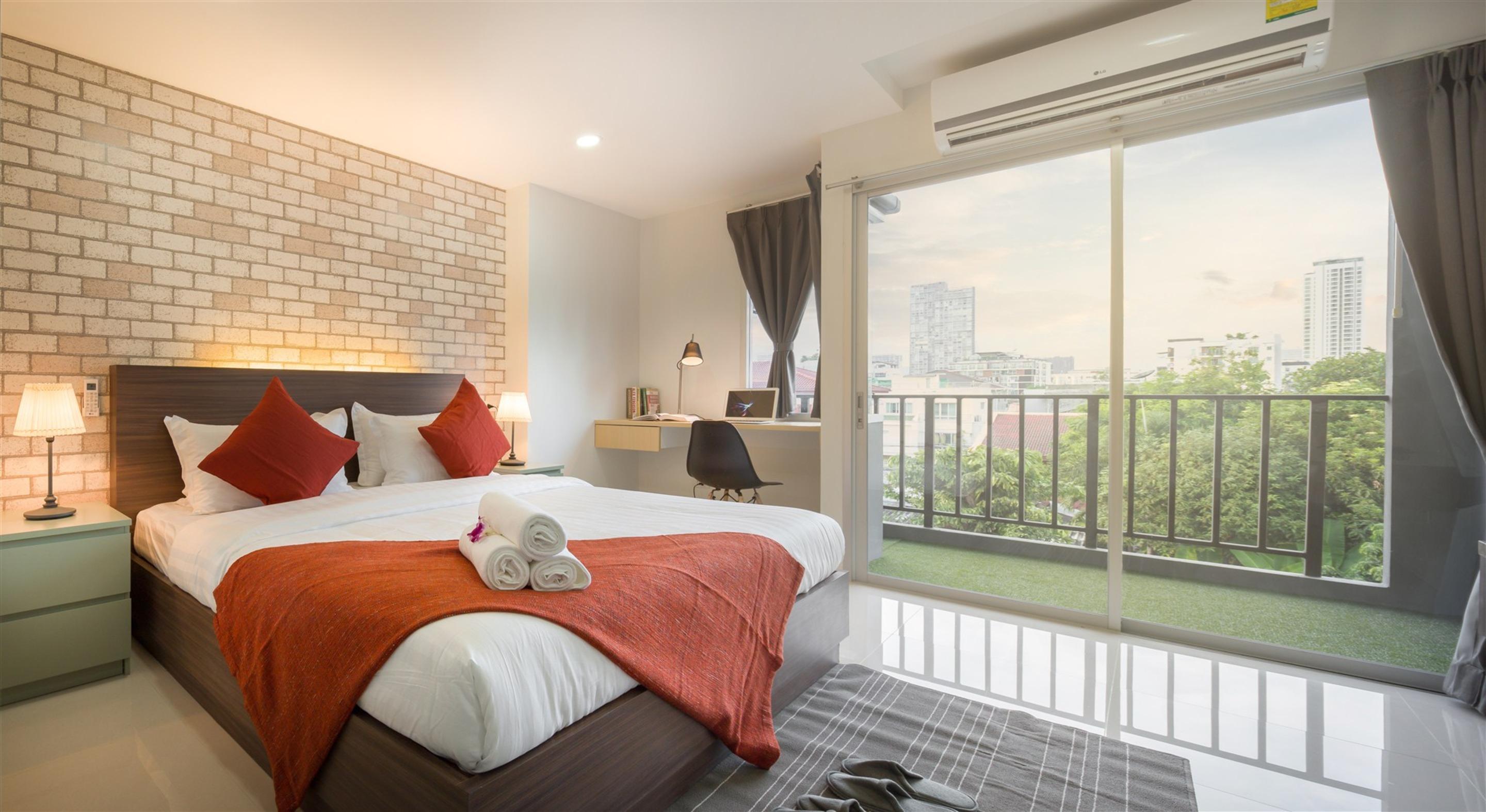 Q Space Residence Bangkok Luaran gambar