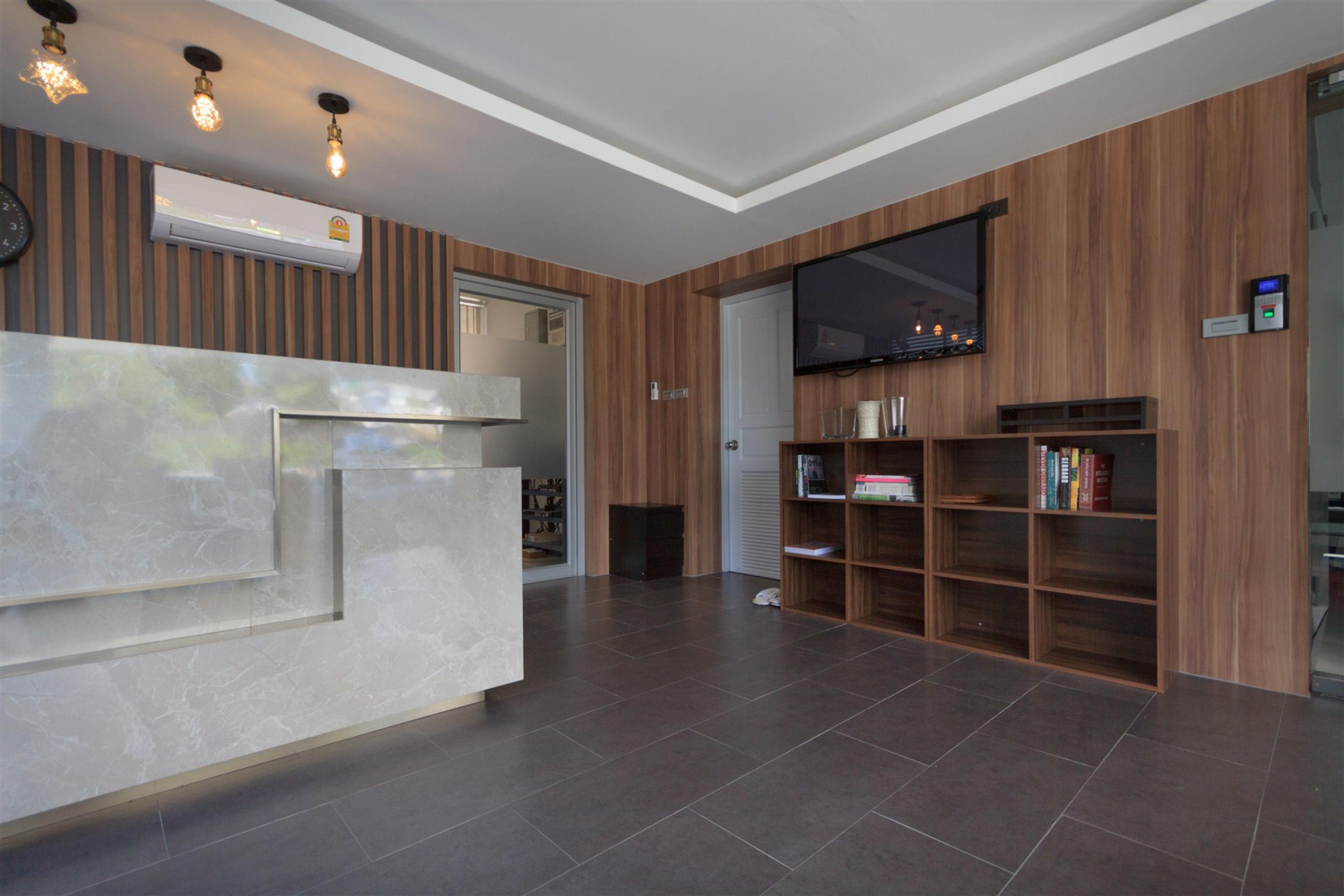 Q Space Residence Bangkok Luaran gambar
