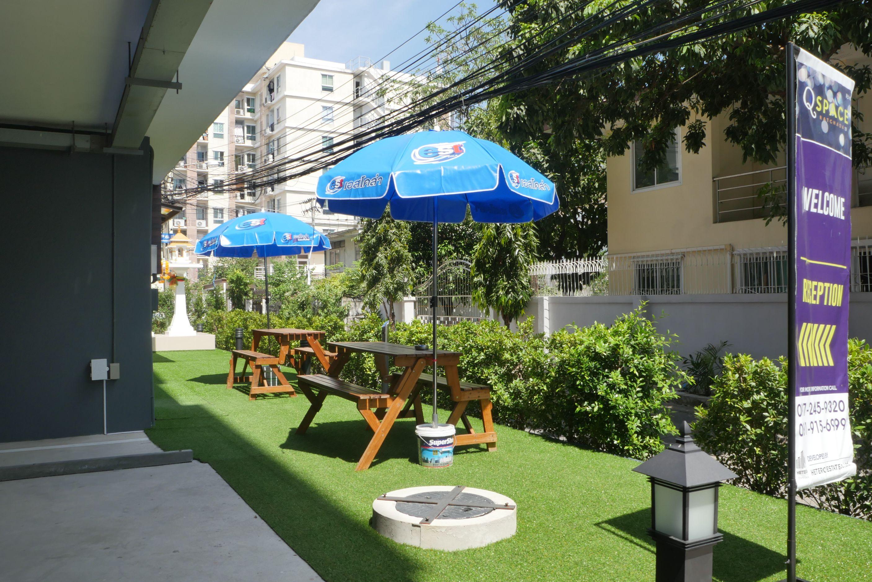 Q Space Residence Bangkok Luaran gambar
